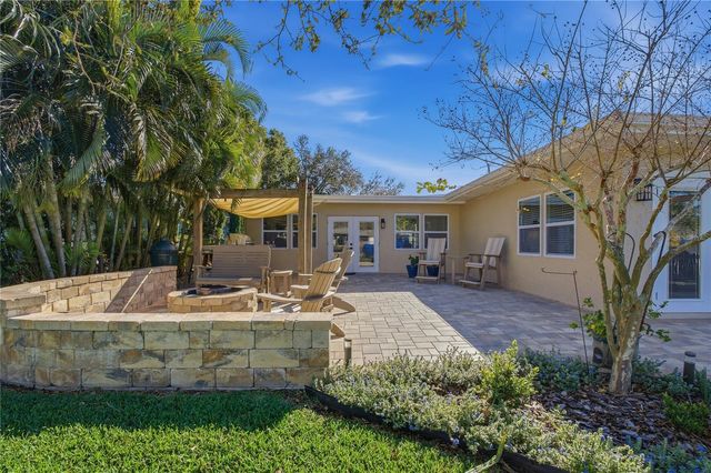 335 CROSSWINDS DRIVE, Palm Harbor, FL 34683