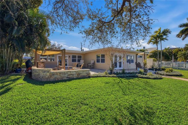 335 CROSSWINDS DRIVE, Palm Harbor, FL 34683