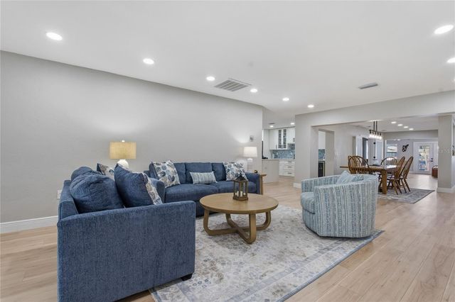 335 CROSSWINDS DRIVE, Palm Harbor, FL 34683