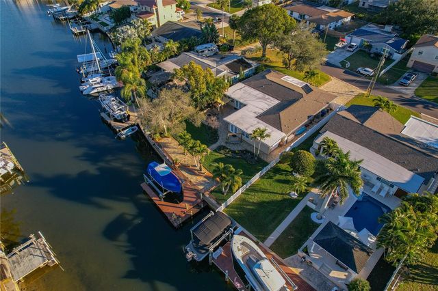 335 CROSSWINDS DRIVE, Palm Harbor, FL 34683