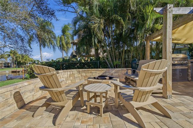 335 CROSSWINDS DRIVE, Palm Harbor, FL 34683