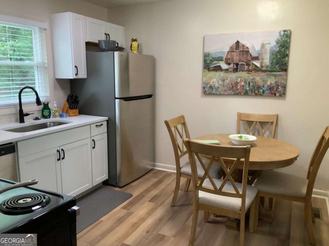 605 Floyd Drive SE, Smyrna, GA 30082