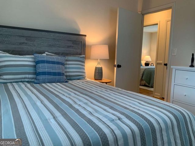 605 Floyd Drive SE, Smyrna, GA 30082