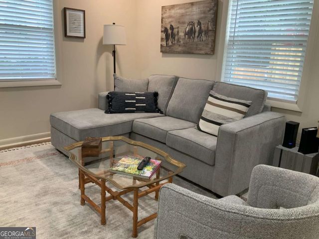 605 Floyd Drive SE, Smyrna, GA 30082