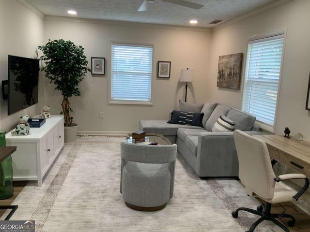 605 Floyd Drive SE, Smyrna, GA 30082