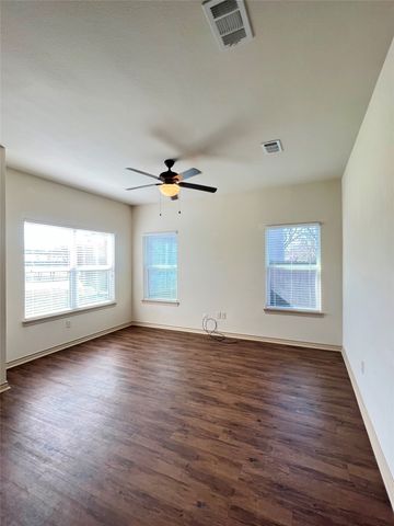 214 Lasso Court, Mabank, TX 75143