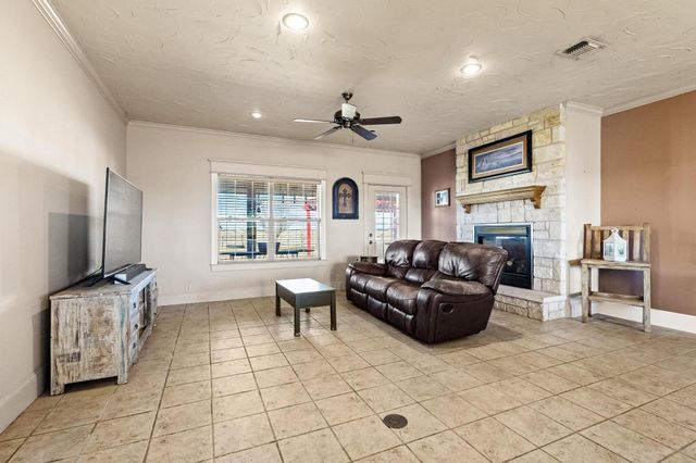 1233 FM 901, Collinsville, TX 76233