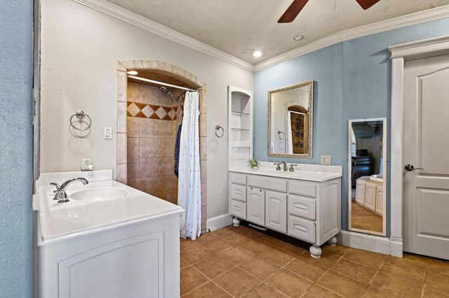 1233 FM 901, Collinsville, TX 76233