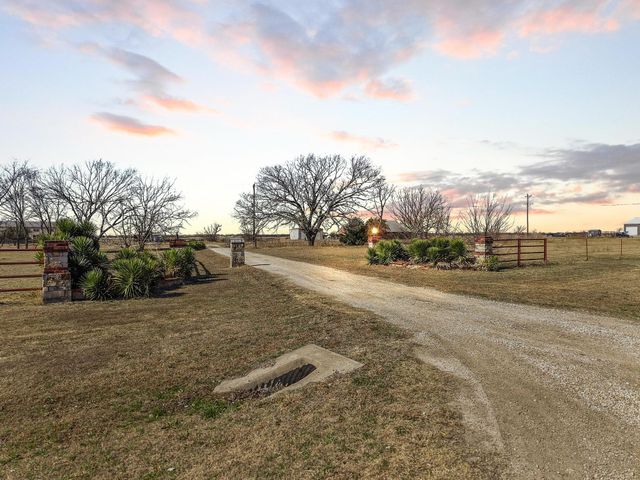 1233 FM 901, Collinsville, TX 76233