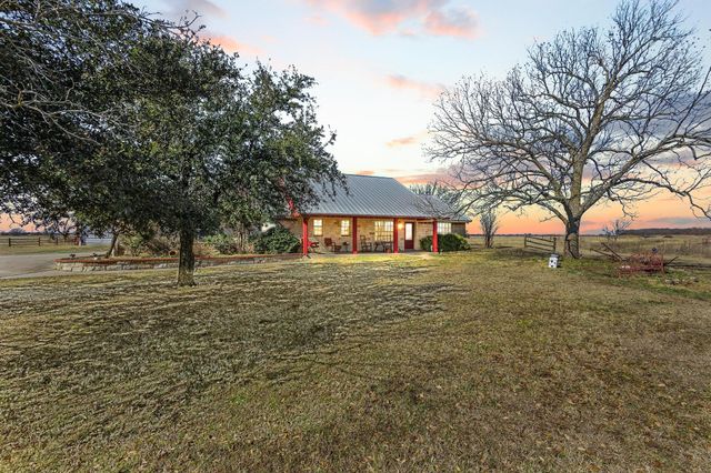 1233 FM 901, Collinsville, TX 76233