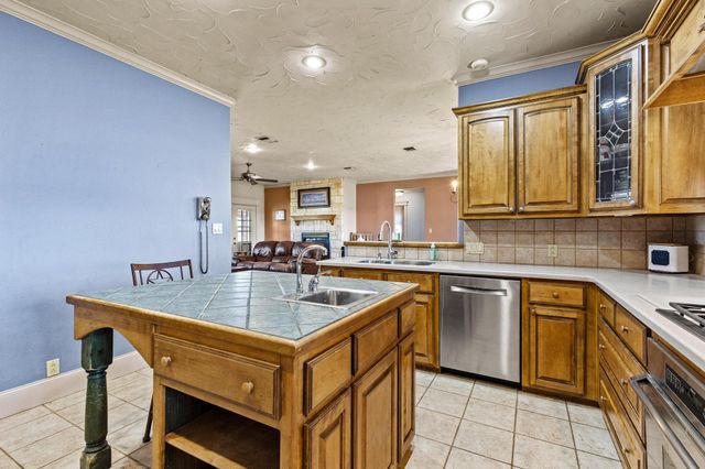 1233 FM 901, Collinsville, TX 76233