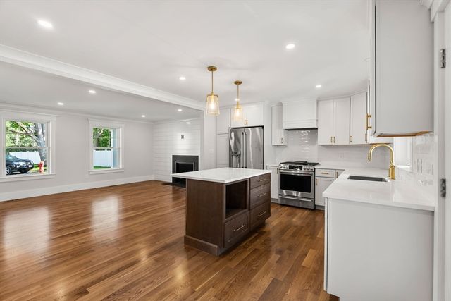9 Harvey Park, Lynnfield, MA 01940