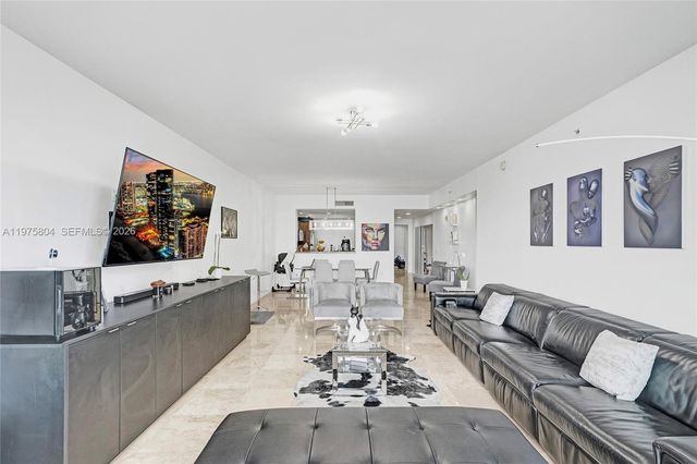 3330 NE 190th St 1212, Aventura, FL 33180