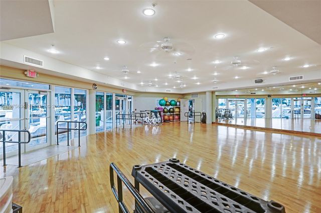 3330 NE 190th St 1212, Aventura, FL 33180