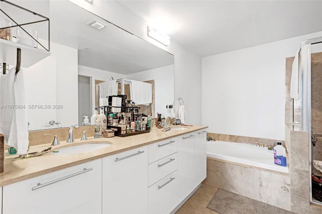 3330 NE 190th St 1212, Aventura, FL 33180