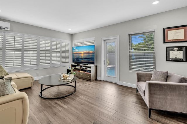 746 NE 16th Terrace, Fort Lauderdale, FL 33304