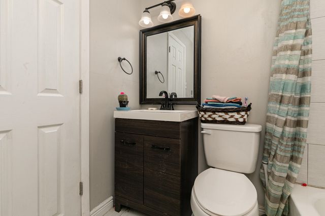 2410 S Fremont Avenue, Springfield, MO 65804