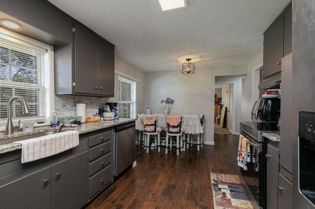 2410 S Fremont Avenue, Springfield, MO 65804