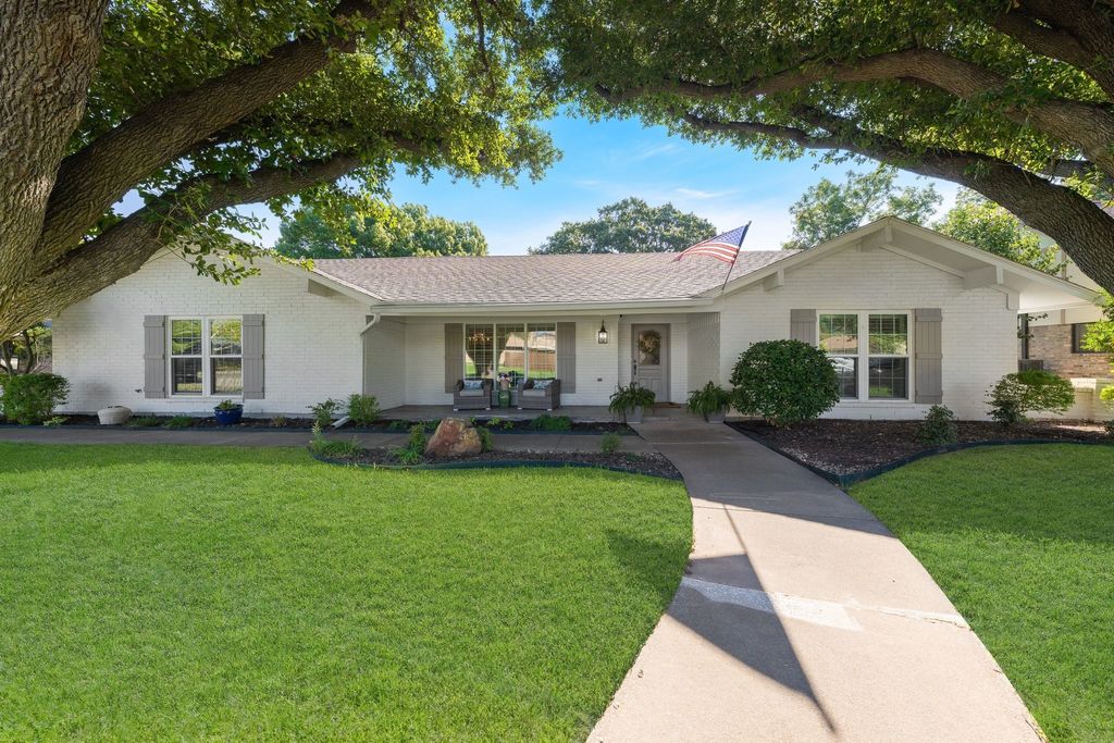 536 Sellmeyer Lane, Highland Village, TX 75077 — exterior
