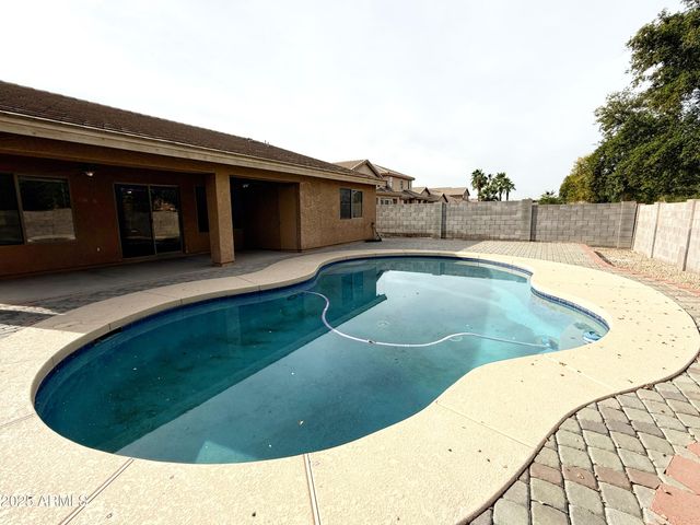 2538 W Maldonado Road, Phoenix, AZ 85041