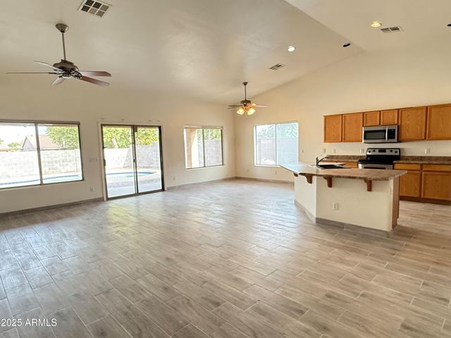 2538 W Maldonado Road, Phoenix, AZ 85041