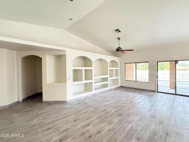 2538 W Maldonado Road, Phoenix, AZ 85041