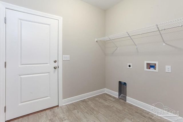 2149 Paloma St, Navarre, FL 32566