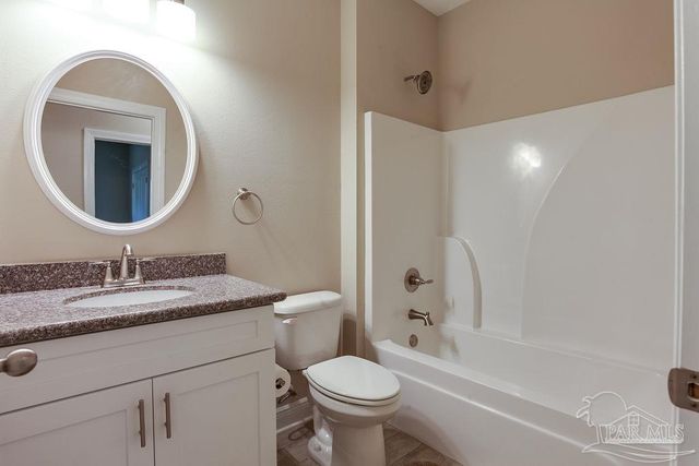 2149 Paloma St, Navarre, FL 32566