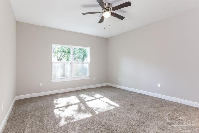 2149 Paloma St, Navarre, FL 32566