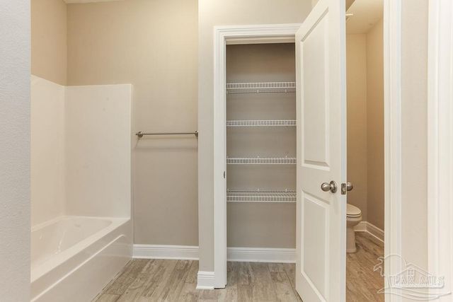 2149 Paloma St, Navarre, FL 32566