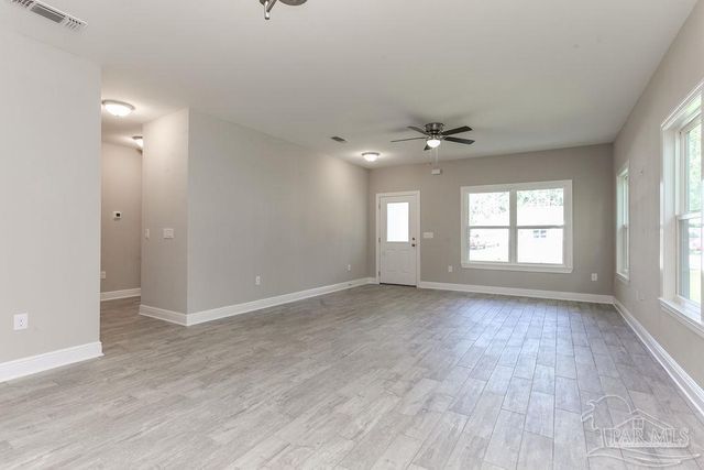 2149 Paloma St, Navarre, FL 32566