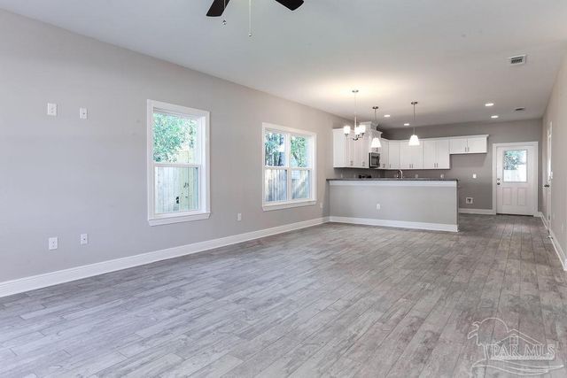 2149 Paloma St, Navarre, FL 32566