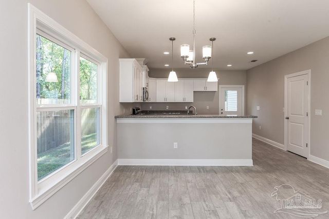 2149 Paloma St, Navarre, FL 32566