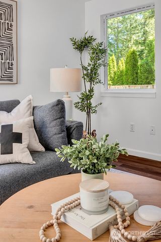 4180 244th Place SE, Sammamish, WA 98029