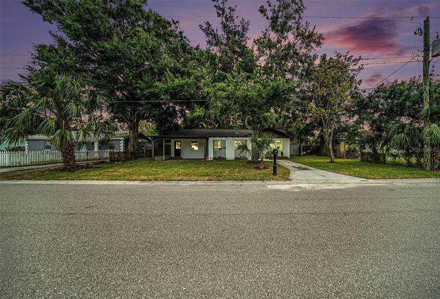 3812 W ROGERS AVENUE, Tampa, FL 33611