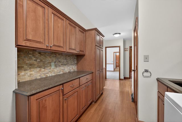 221 Byrnes Drive, Waterloo, IA 50701