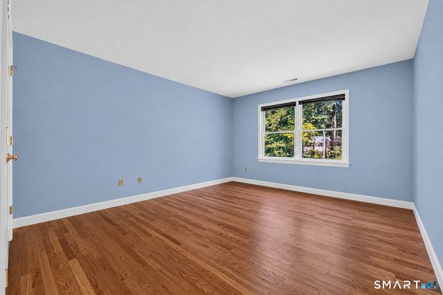 29 Maplewood Drive, Danbury, CT 06811