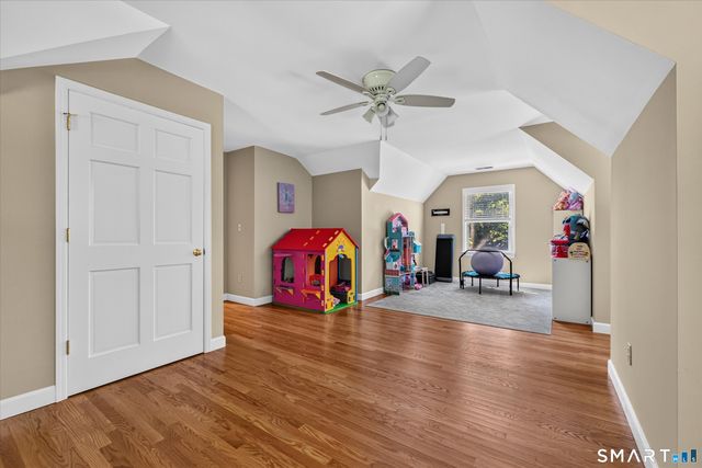 29 Maplewood Drive, Danbury, CT 06811