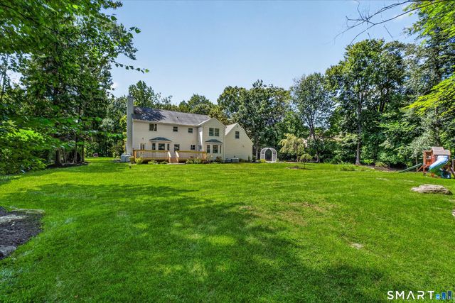 29 Maplewood Drive, Danbury, CT 06811