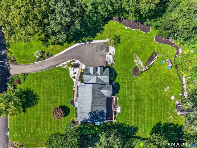 29 Maplewood Drive, Danbury, CT 06811