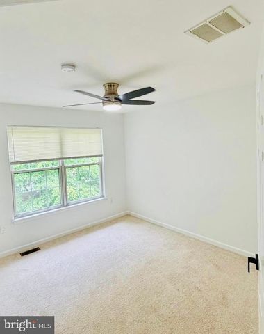 33 BROWNSTONE RD, East Windsor, NJ 08520