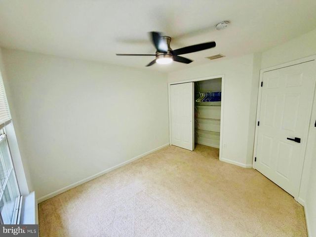 33 BROWNSTONE RD, East Windsor, NJ 08520