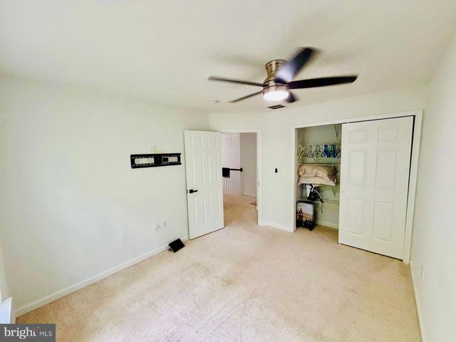 33 BROWNSTONE RD, East Windsor, NJ 08520