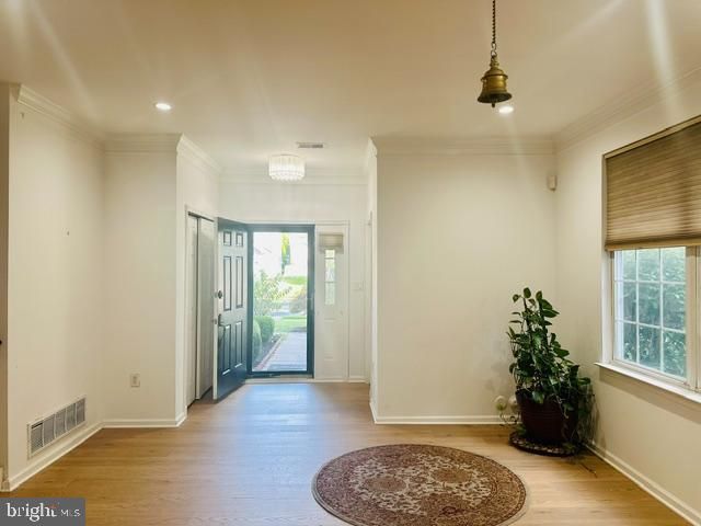 33 BROWNSTONE RD, East Windsor, NJ 08520