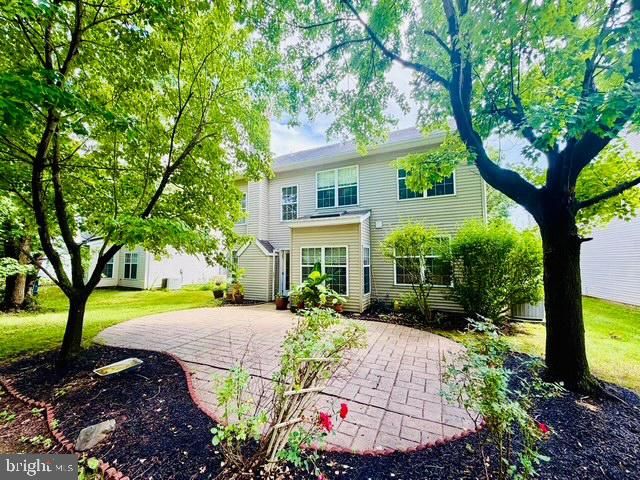 33 BROWNSTONE RD, East Windsor, NJ 08520