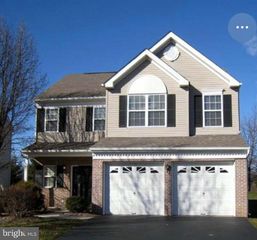 33 BROWNSTONE RD, East Windsor, NJ 08520