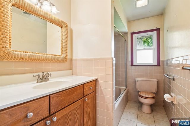 425 Beech Avenue, Paramus, NJ 07652