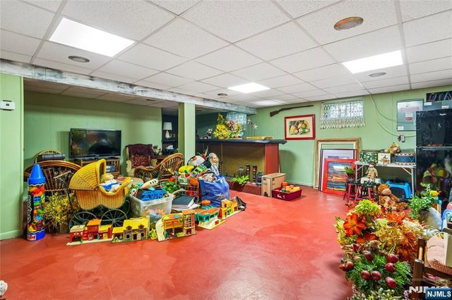 425 Beech Avenue, Paramus, NJ 07652