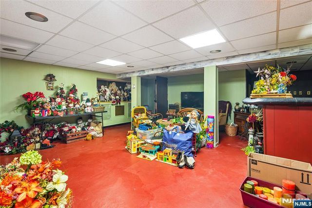 425 Beech Avenue, Paramus, NJ 07652