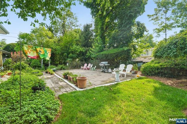 425 Beech Avenue, Paramus, NJ 07652